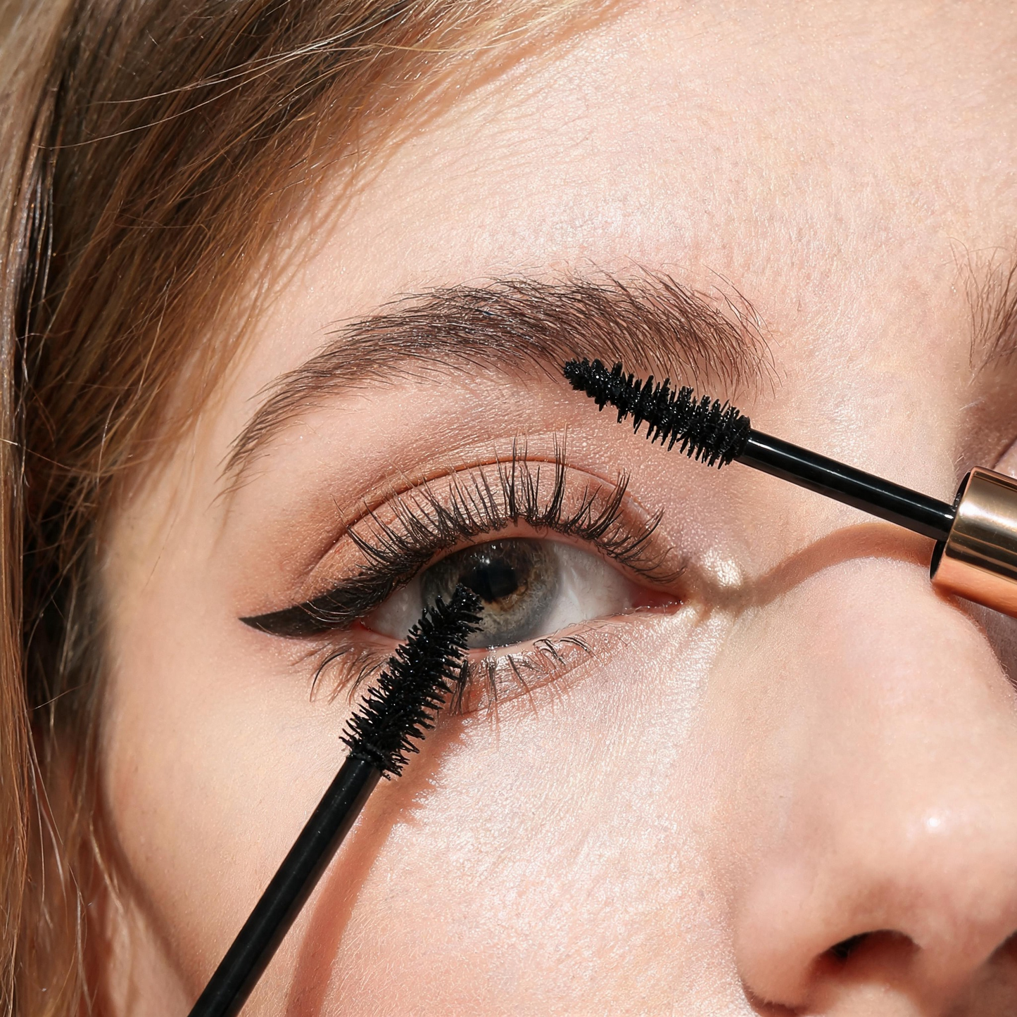 Luxury Mascara | Golden Metallic Design | Effortless Lash Definition
